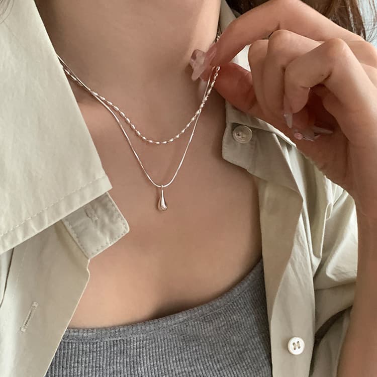 Cold style double layer water drop pendant necklace wholesale light luxury simple high-end stacked rice grain clavicle chain jewelry for women 3