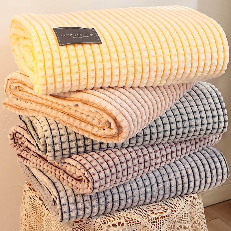Blankets Wholesale Office Nap Blanket Coral Fleece Blanket Flannel Small Blanket Air Conditioning Blanket Gift Sofa Cover Blanket 1