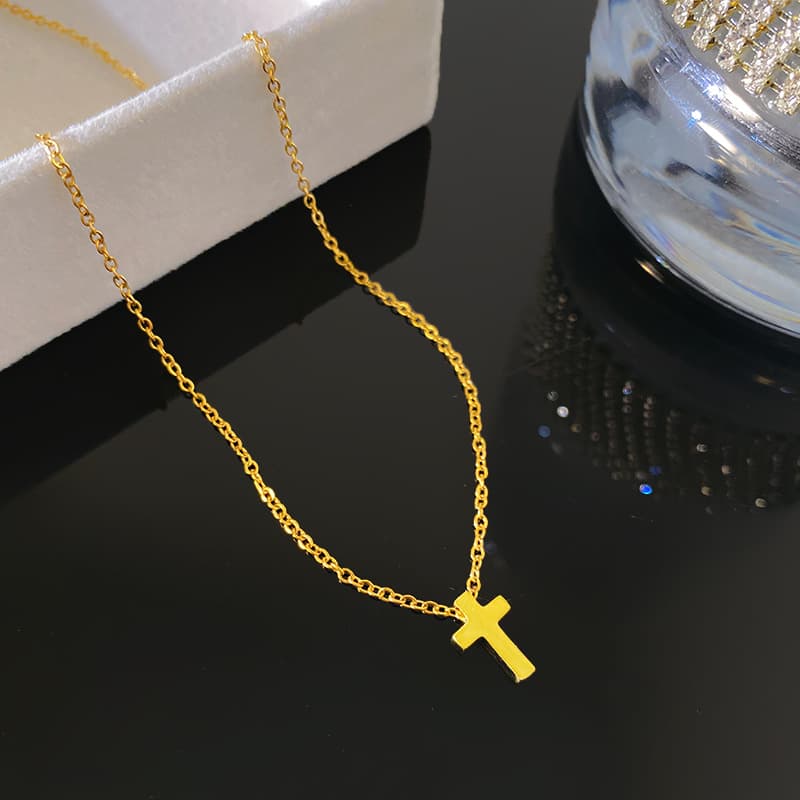 Smooth polished 18k gold cross necklace pendant clavicle chain women's high-end necklace titanium steel stainless steel 8