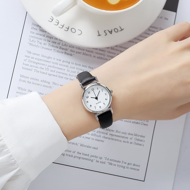 Hot cross-border men's and women's same style exam temperament fashion watch retro personalized design quartz watch factory wholesale 8