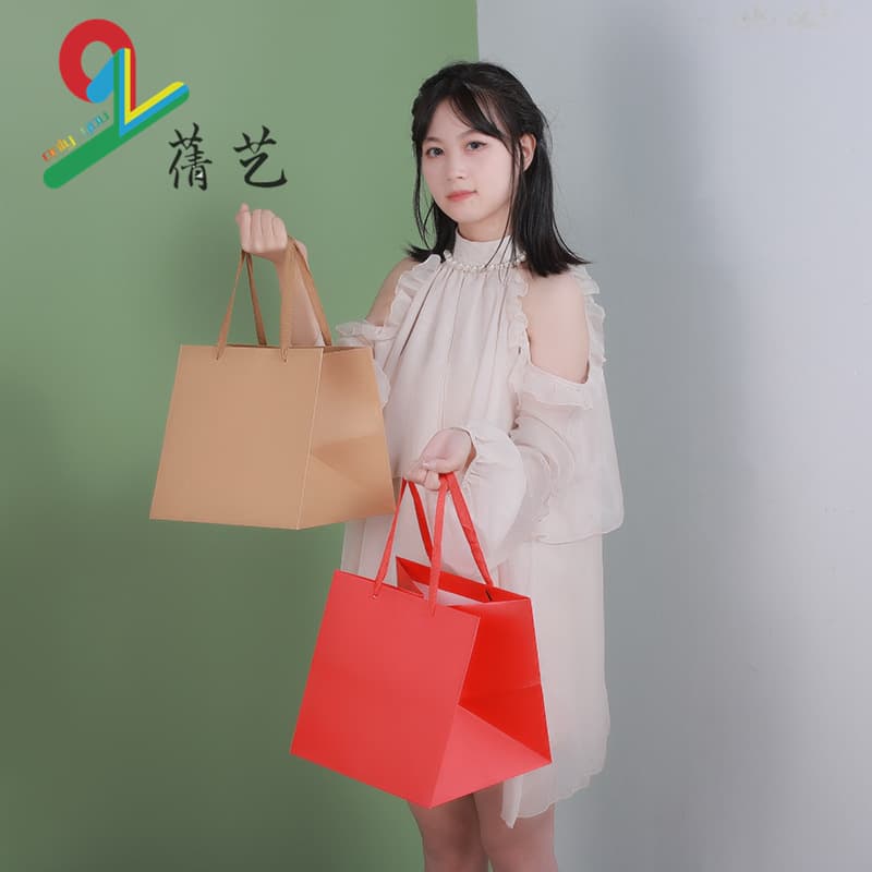 Square gift bag Valentine's Day gift packaging handbag kraft paper bag Teacher's Day flower gift bag souvenir 4
