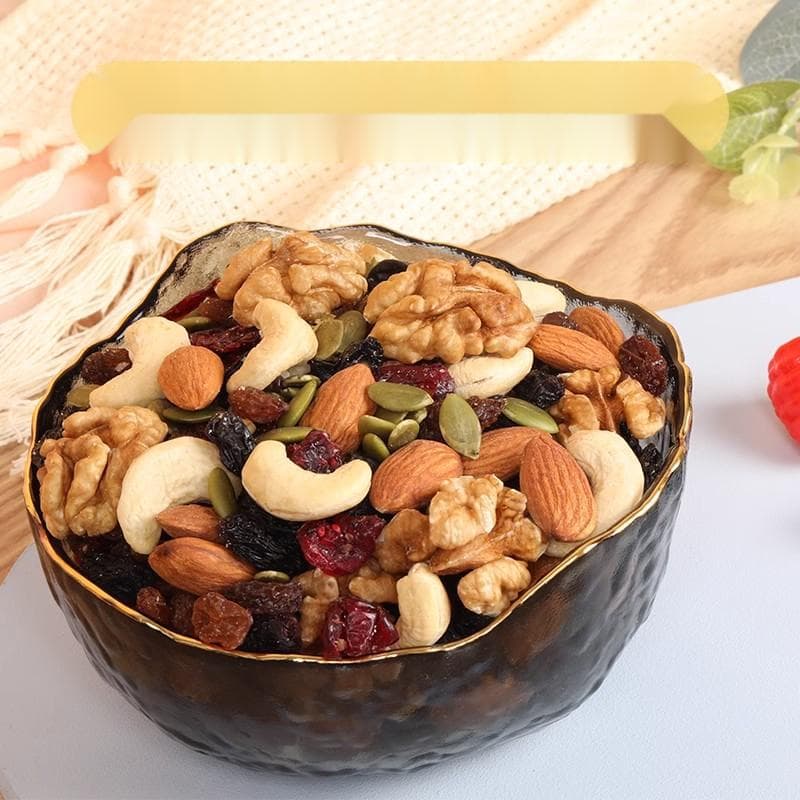 Canned nuts, mixed nuts, snacks, healthy new year ready-to-eat whole cans, a variety of full and delicious foods 4