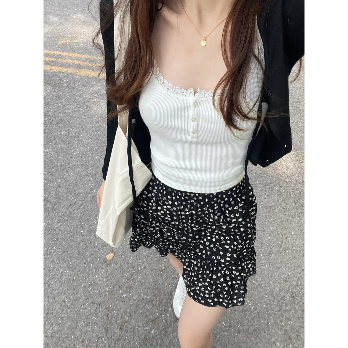 Summer three-piece lace camisole women's cardigan jacket floral skirt short skirt casual suit 4