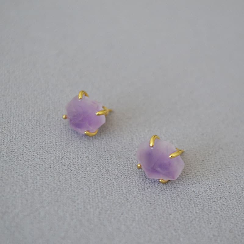 Small luxury light luxury brass gold-plated four-prong inlaid irregular raw stone aquamarine amethyst 925 silver needle stud earrings for women 5
