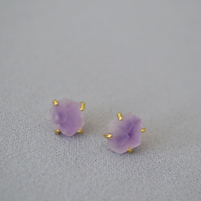 Small luxury light luxury brass gold-plated four-prong inlaid irregular raw stone aquamarine amethyst 925 silver needle stud earrings for women 7