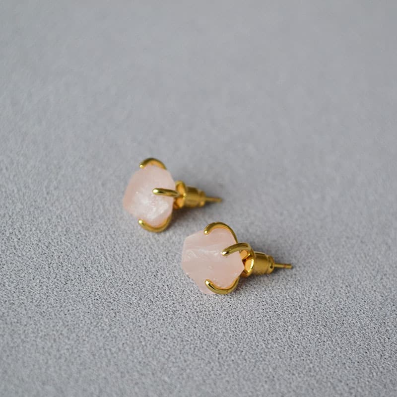 Small luxury light luxury brass gold-plated four-prong inlaid irregular raw stone aquamarine amethyst 925 silver needle stud earrings for women 8