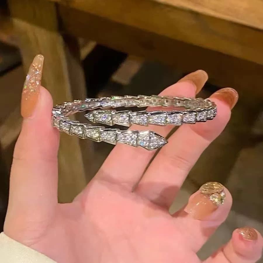 Baojia zircon snake bone bracelet for women, light luxury niche design, high-end snake-shaped bracelet, temperament and exquisite bracelet, cross-border 1
