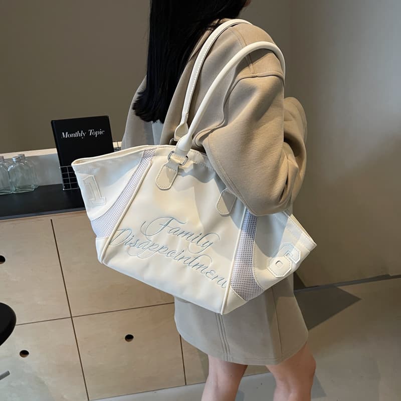 Fashionable bowling handbag women's new large-capacity embroidered letters shoulder crossbody sports travel armpit bag 4