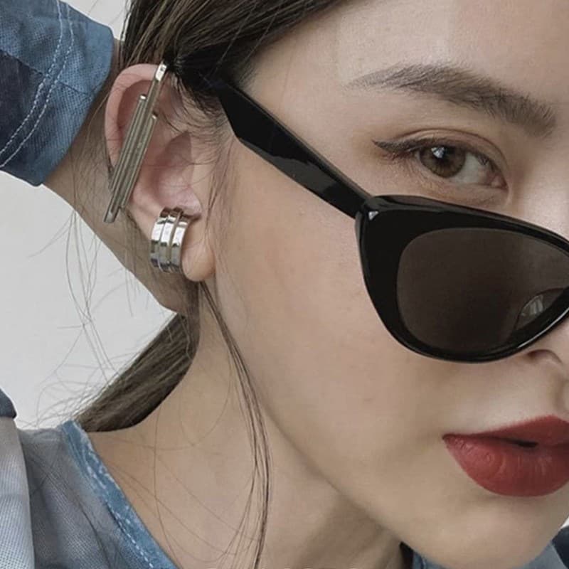 New hot girl style face-showing small sunglasses, retro high-end cat-eye sunglasses, fashion street photography ins, Xiaohongshu style 5