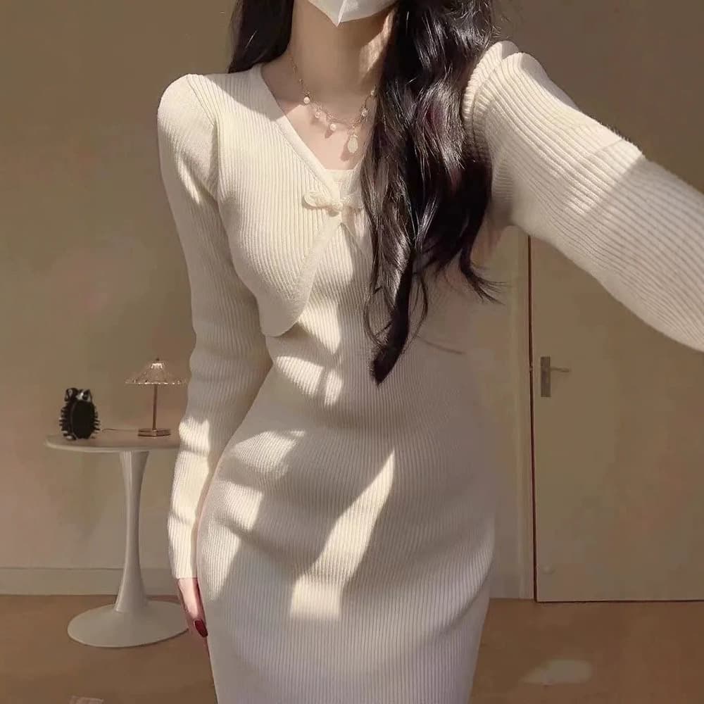 Autumn and winter new Chinese style retro red improved knitted cheongsam disc buckle slimming slim Chinese style young style hip skirt 3