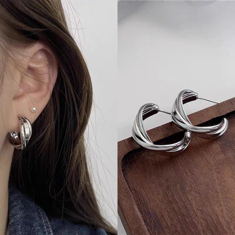 S925 silver needle European and American exaggerated plain hoop earrings for women with round faces and slimming earrings, fashionable and versatile earrings 8