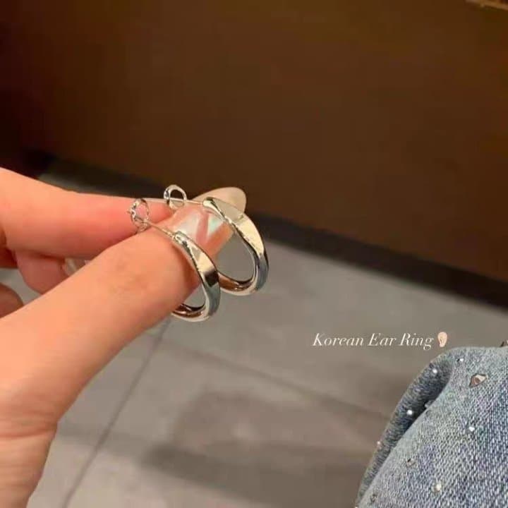 S925 silver needle European and American exaggerated plain hoop earrings for women with round faces and slimming earrings, fashionable and versatile earrings 10