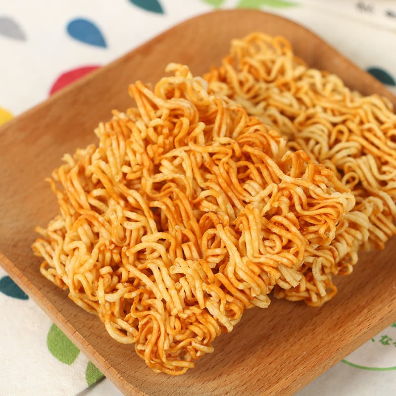 Indonesian imported snacks Gemez Enaak chicken barbecue chicken flavor crispy noodles snack noodles instant noodles 16g 5