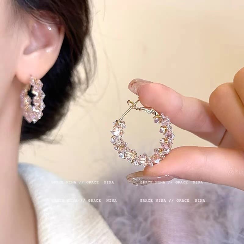 European and American exaggerated personality large hoop earrings for women, light luxury, high-end earrings, fashionable temperament, simple earrings and earrings 10