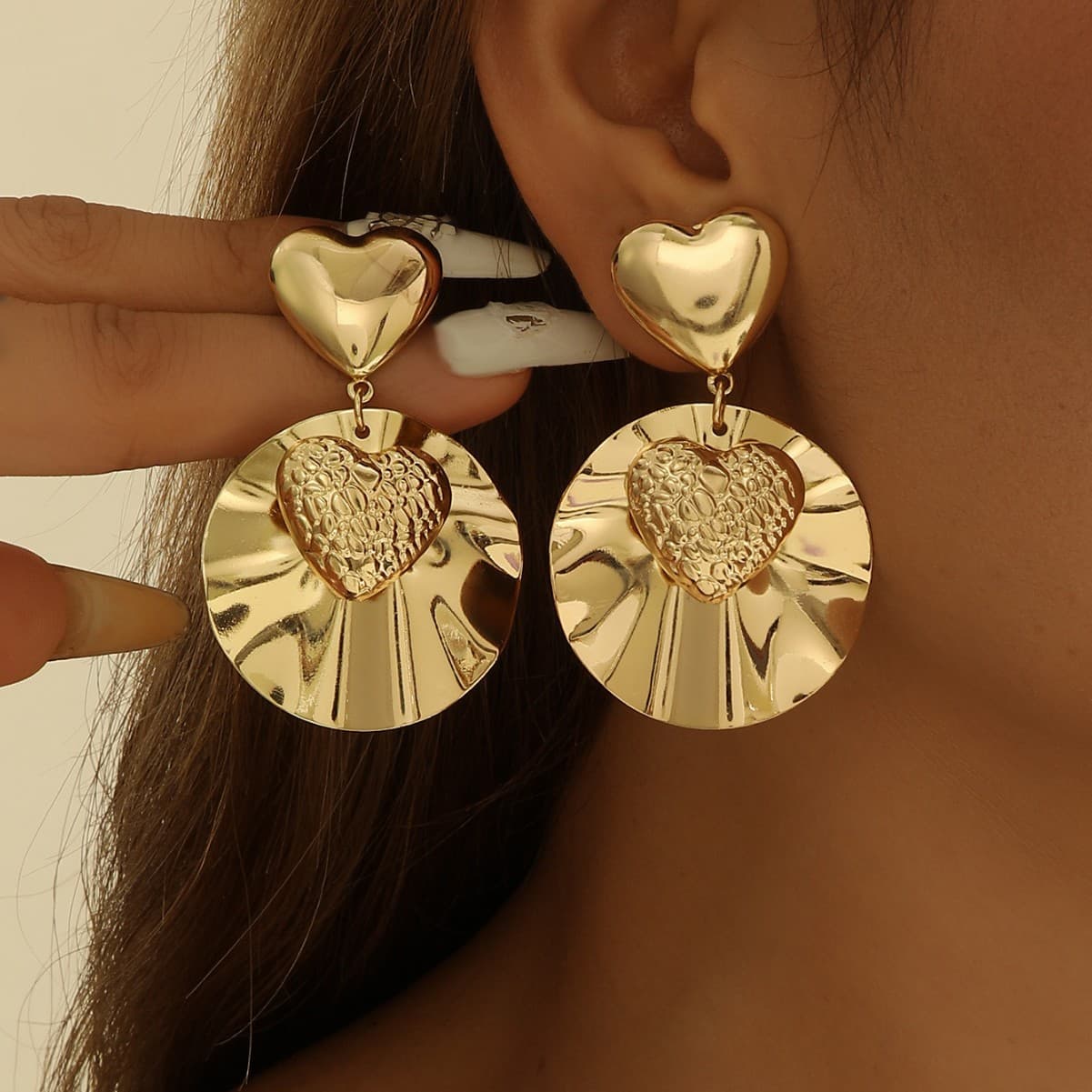 European and American cross-border exaggerated earrings, high-end earrings, fashionable metallic style, golden glossy earrings, ins jewelry set 1