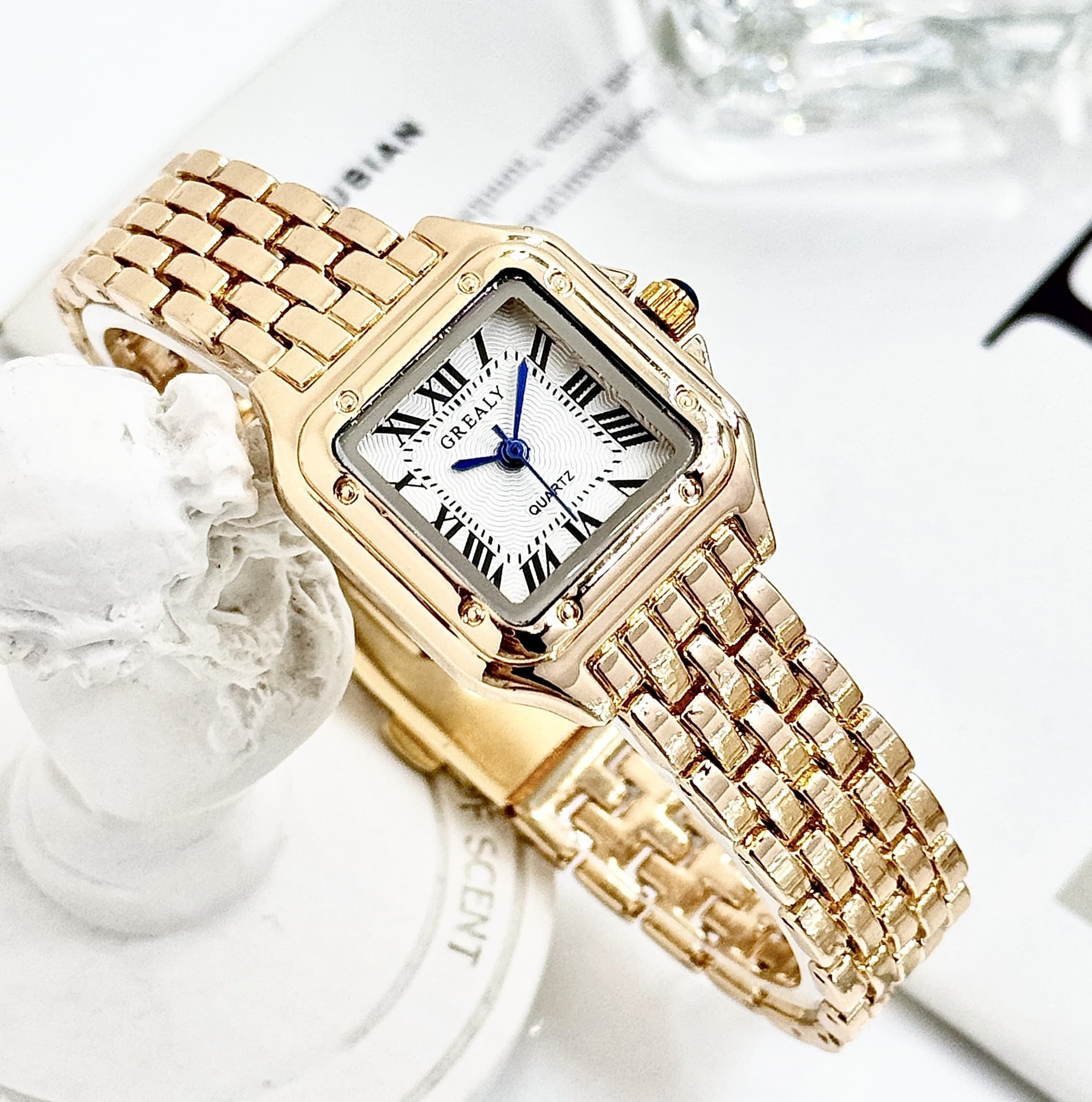 GREALY waterproof watch women's cross-border watch light luxury retro watch fashion quartz watch women's watch high-end 10