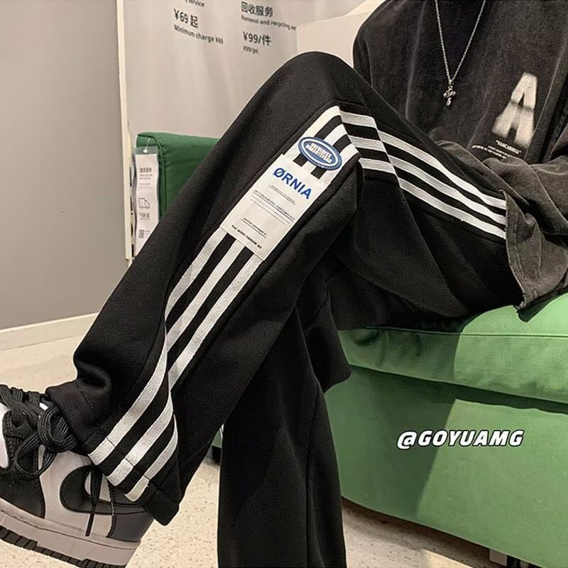 American high street trousers for men in autumn and winter new trendy brand sports pants for teenagers loose straight casual trousers 3