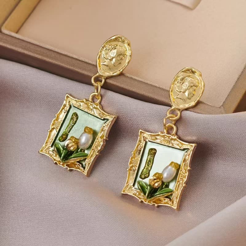 French retro green oil painting antique flower earrings light luxury palace style earrings baroque pearl earrings 5