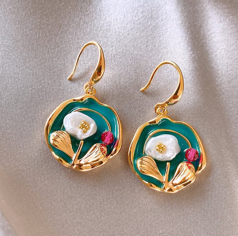 French retro green oil painting antique flower earrings light luxury palace style earrings baroque pearl earrings 9