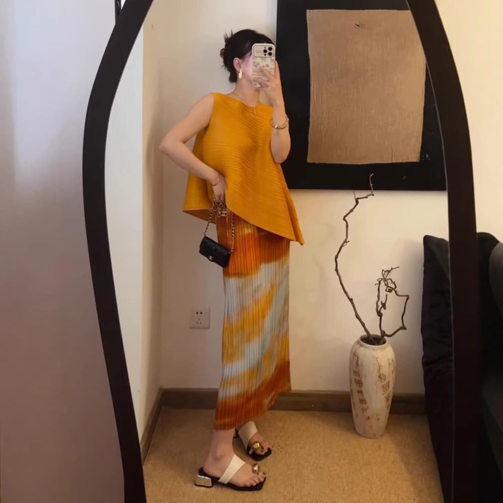 Miyake 2024 new summer suit, feminine, versatile solid color top, high-waisted fringed pleated skirt 1