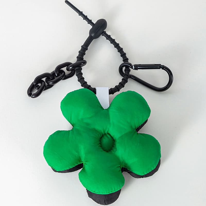 Fashion internet celebrity ins style bag pendant, cute flower two-color keychain pendant, personalized trendy car accessories 9