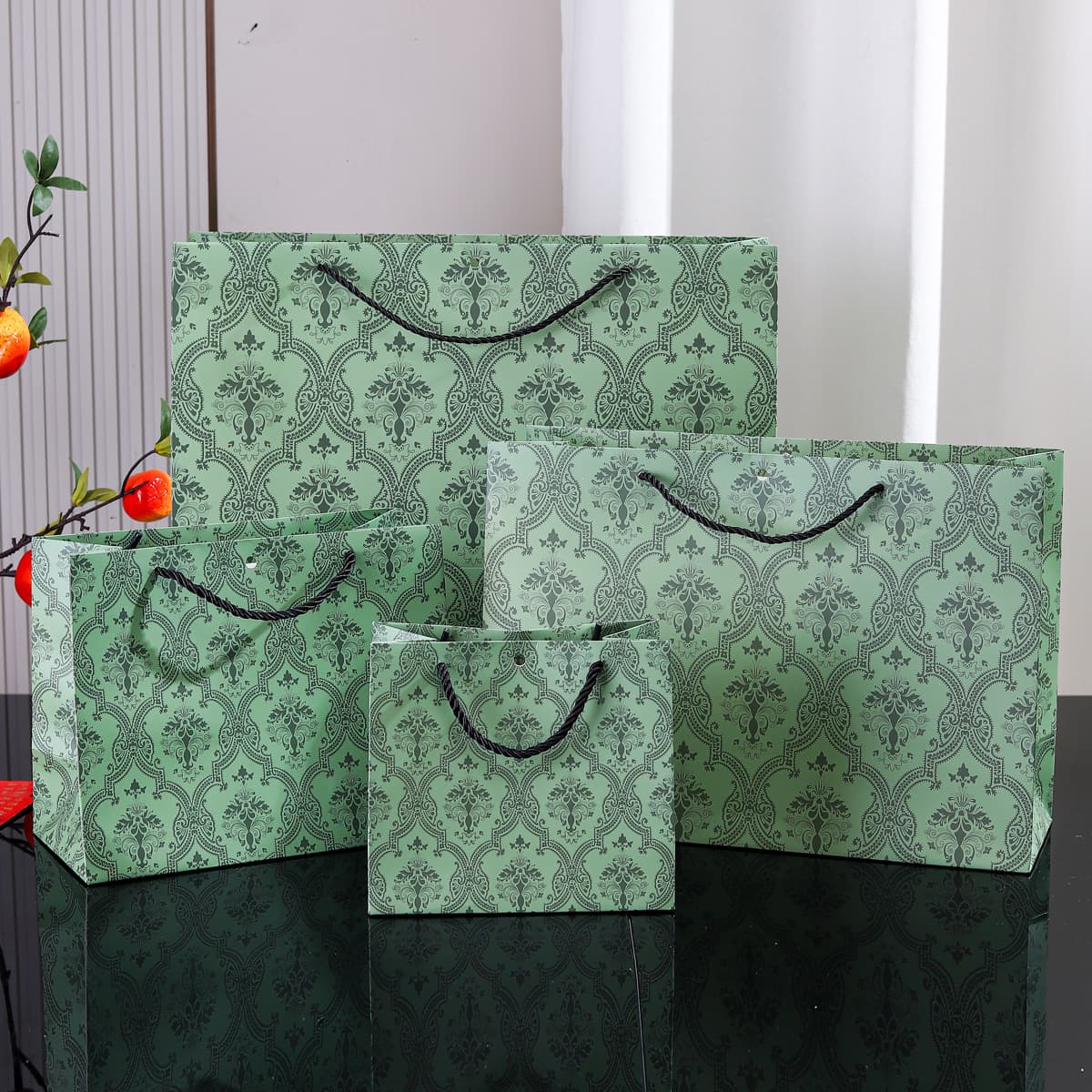 Green high-end gift bag, hand-held paper bag, bow holiday gift bag, printed logo, ready-made candy bag 5