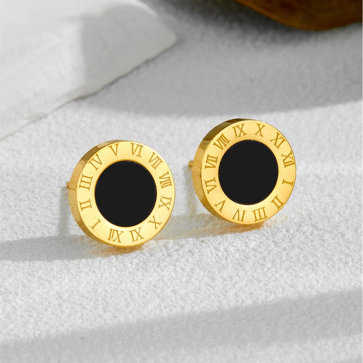 European and American new titanium steel non-fading earrings, fashionable and versatile ins style niche high-end female earrings wholesale 2
