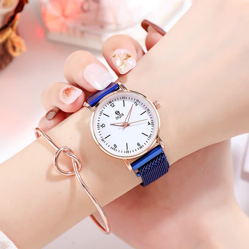 Light luxury quartz French forest style whitening fashionable lady magnet trendy best friend gift forest style high-value watch 3