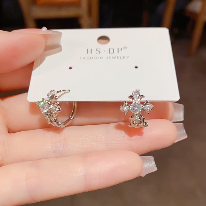 French retro fashion simple design full diamond cross earrings unique personality versatile cold style earrings for women 3