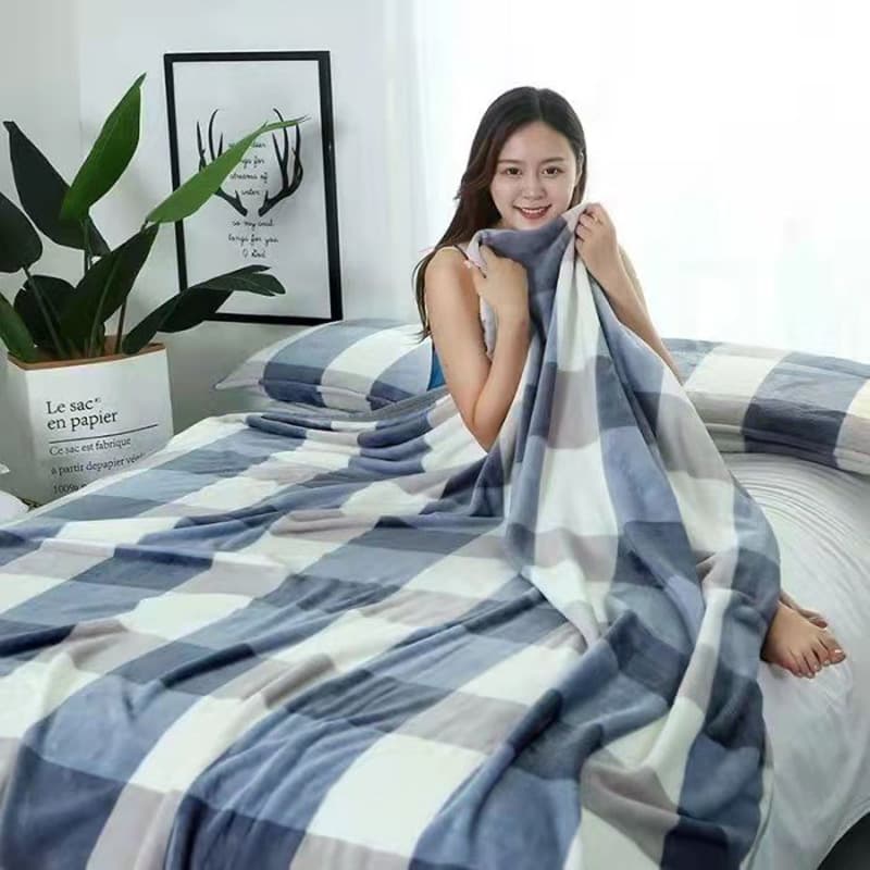 Flannel Blanket Air Conditioning Cover Blanket Children's Blanket Lunch Break Thickened Coral Fleece Gift Blanket Manufacturer Wholesale Support Dropshipping 4