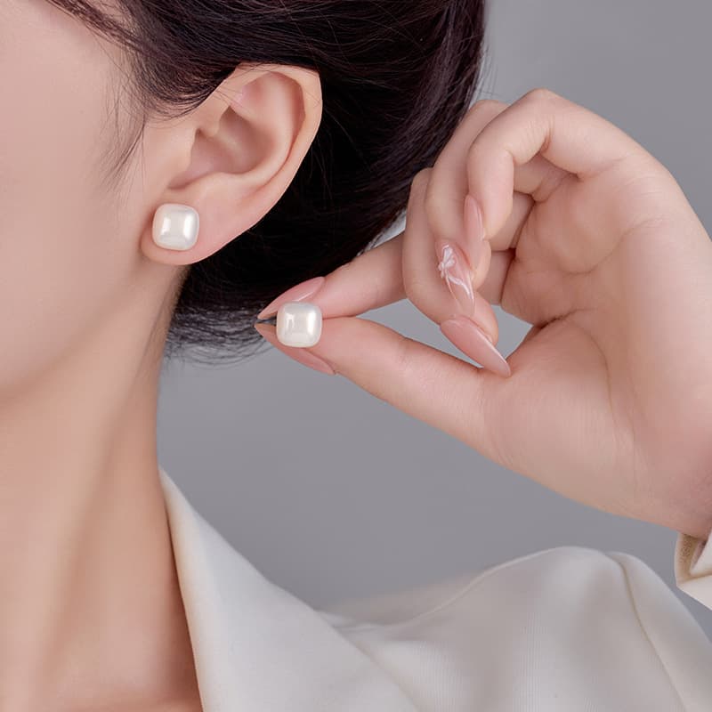 S925 silver needle exquisite high-end square pearl earrings French niche design temperament internet celebrity earrings earrings for women 3