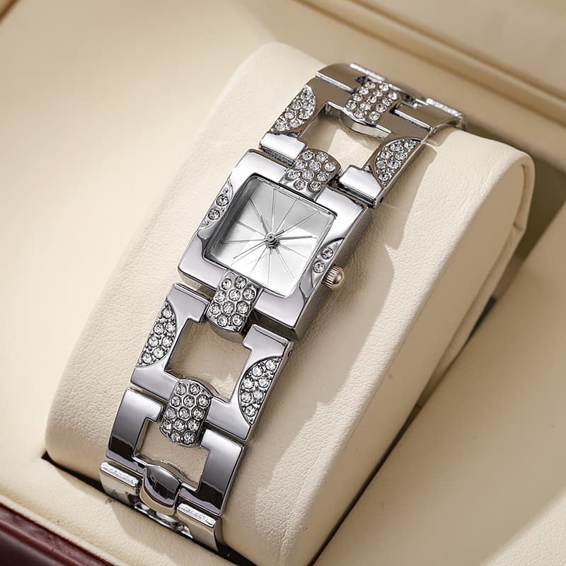 New retro alloy suit temperament ladies bracelet watch square bar studded with diamonds ladies watch steel band 3