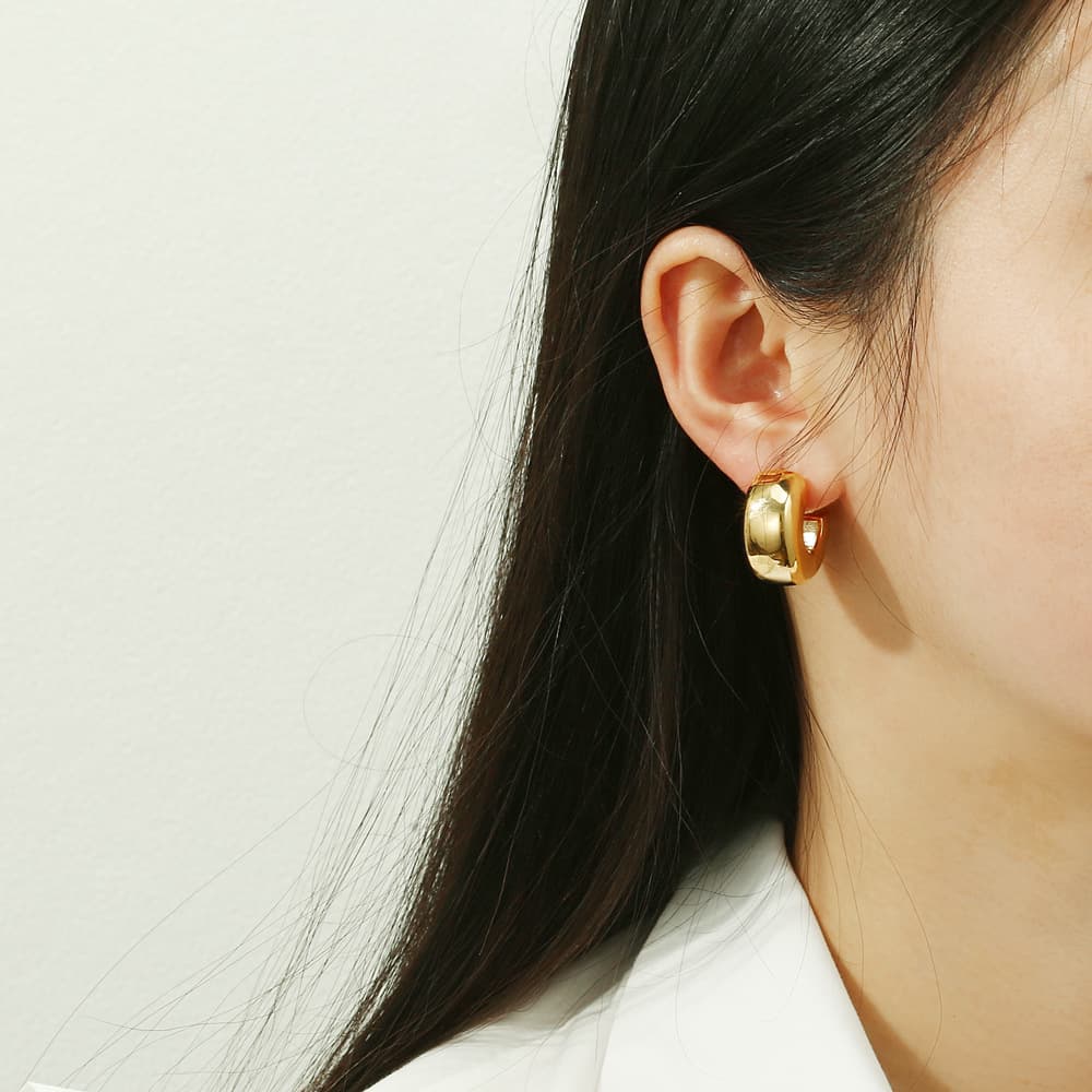 European and American cross-border popular geometric high-end vintage earrings lightweight and thick C-shaped open earrings wholesale 2