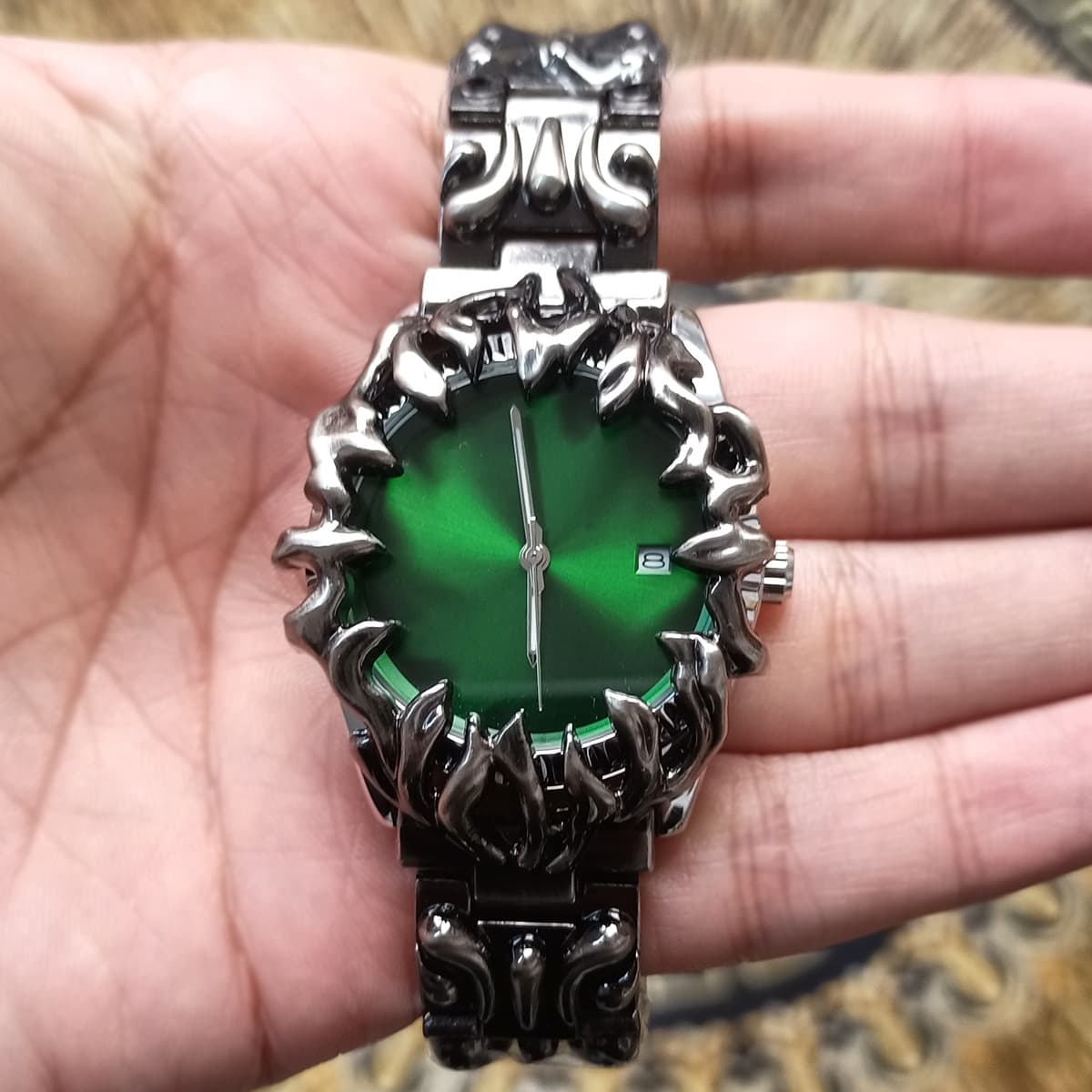 Original claw millennium watch men's fashion retro y2k European and American special-shaped high-end fashion brand ins niche quartz watch 4