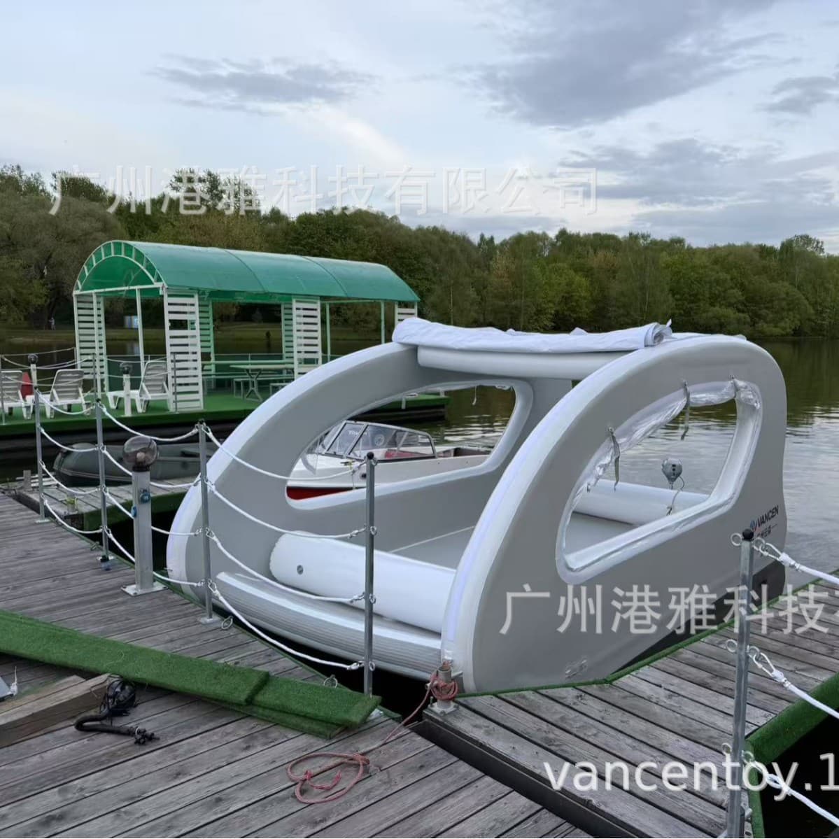 Scenic inflatable yacht portable water inflatable boat solar scenic boat electric light boat sea vacation boat 3
