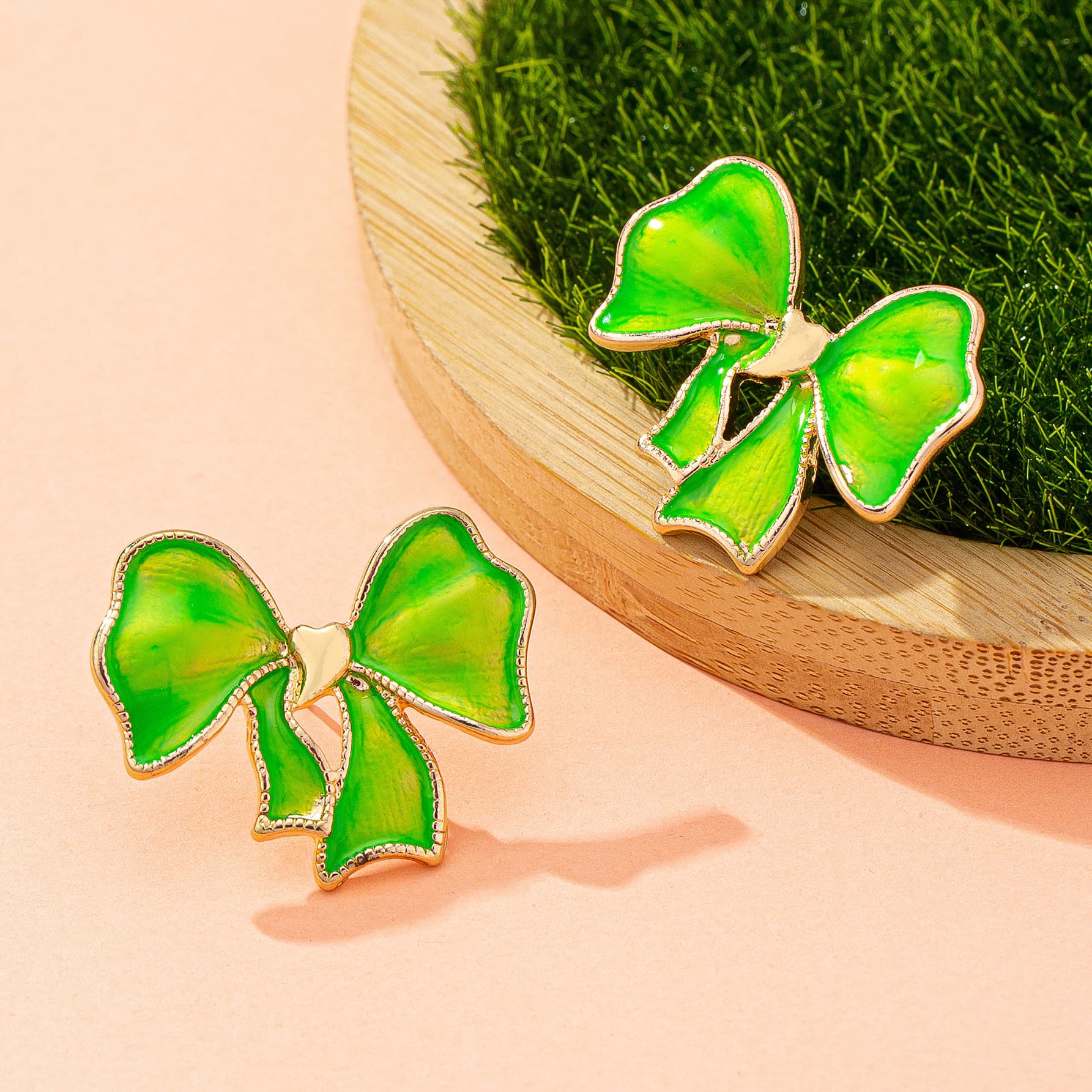 Korean style small fresh and cute bow earrings are suitable for women's daily commuting on Valentine's Day and are elegant and elegant. 7