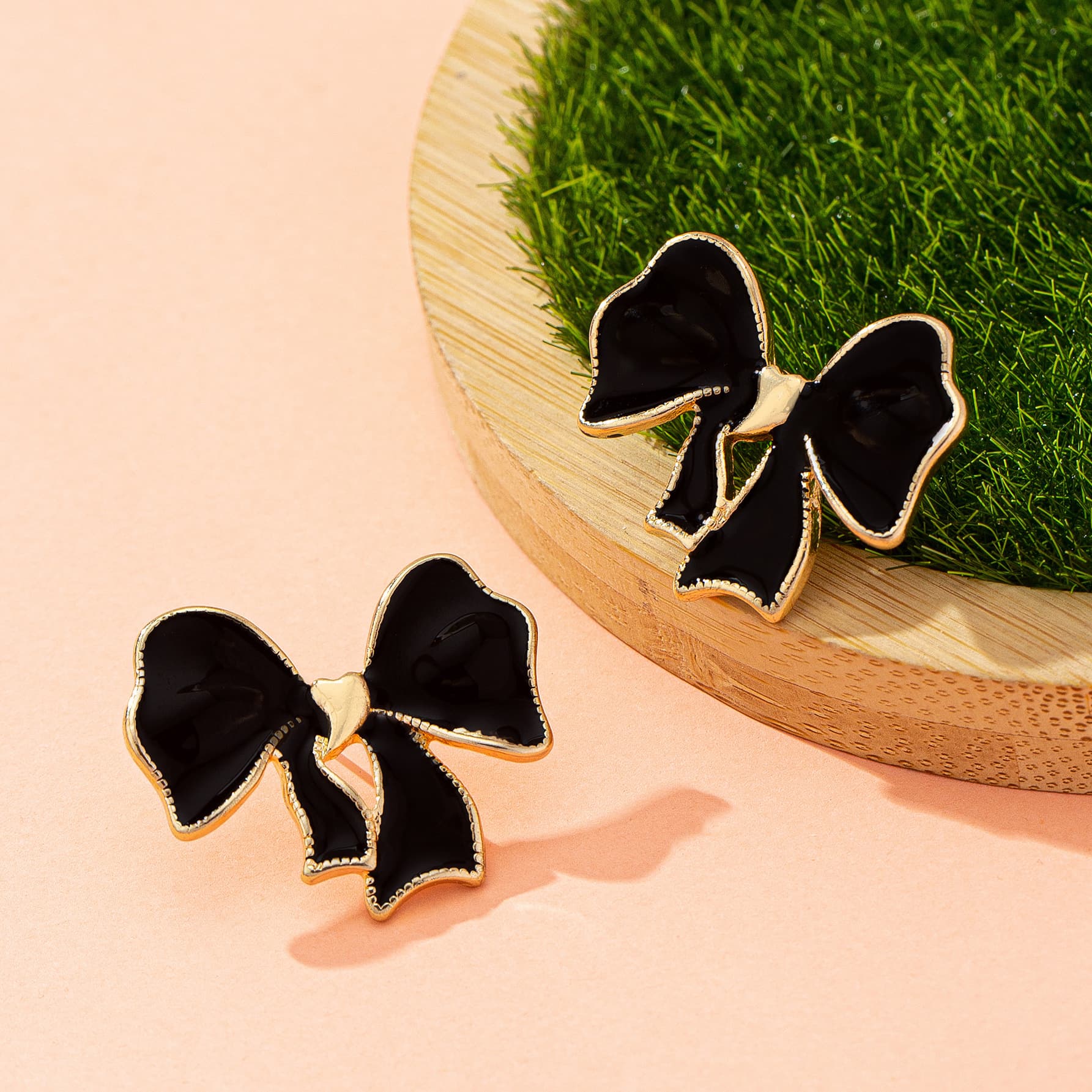 Korean style small fresh and cute bow earrings are suitable for women's daily commuting on Valentine's Day and are elegant and elegant. 10