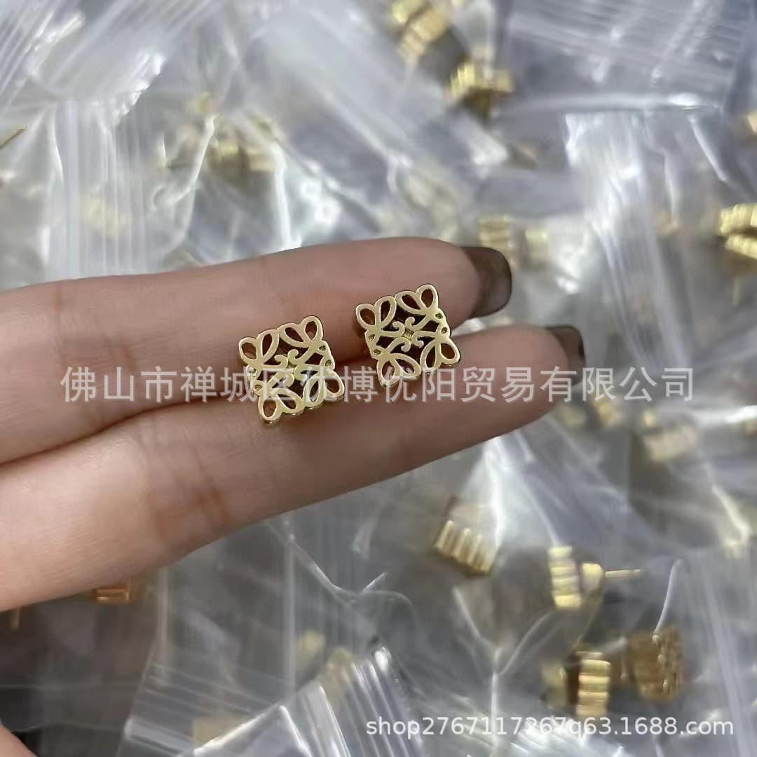 Luojia's same style brass gold-plated solid earrings, feminine, light luxury, niche design, high quality, European and American 2