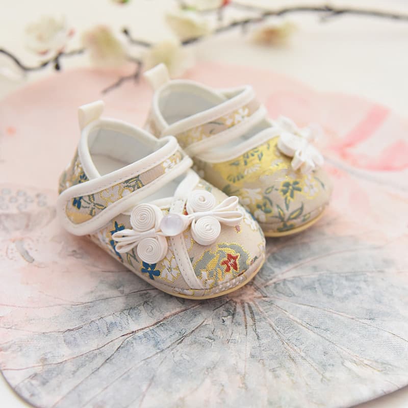 Spring, autumn and summer baby girl cloth shoes baby soft sole toddler shoes national style embroidered single shoes 100 days anniversary breathable commemoration 9