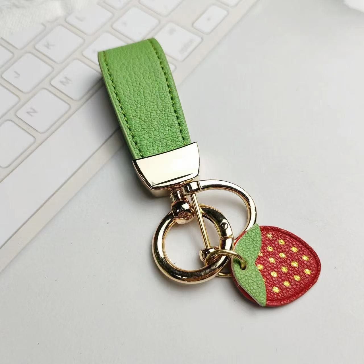 Fashionable women's keychain with fruit pendant, high-end zinc alloy keychain and horseshoe buckle 9