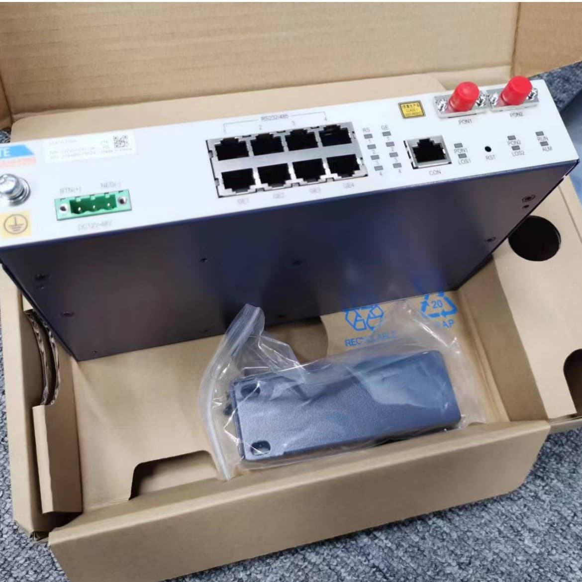 ZTE ZXA10F814-24GE E821-XGS ONU equipment optical network unit 4