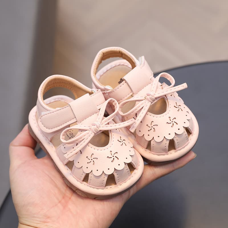Baby girl princess shoes spring and summer 0-1 years old 2 Baotou screaming sandals soft bottom baby toddler shoes children hollow single 4