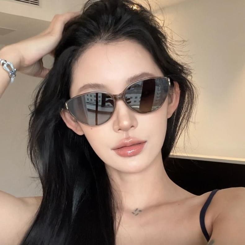 Douyin 2025 New Cat Eye Sunglasses Anti-UV Xiaohongshu Internet Celebrity Fashionable Small Sunglasses Showing Your Face