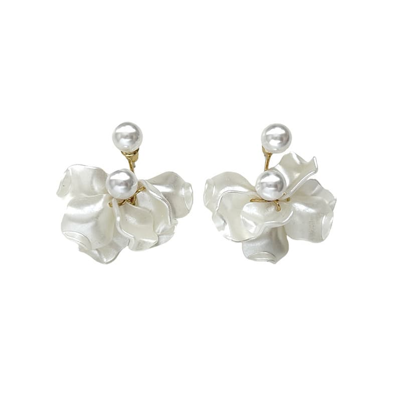 French light luxury style retro white petal pearl earrings niche design high-end fashion temperament versatile earrings 6