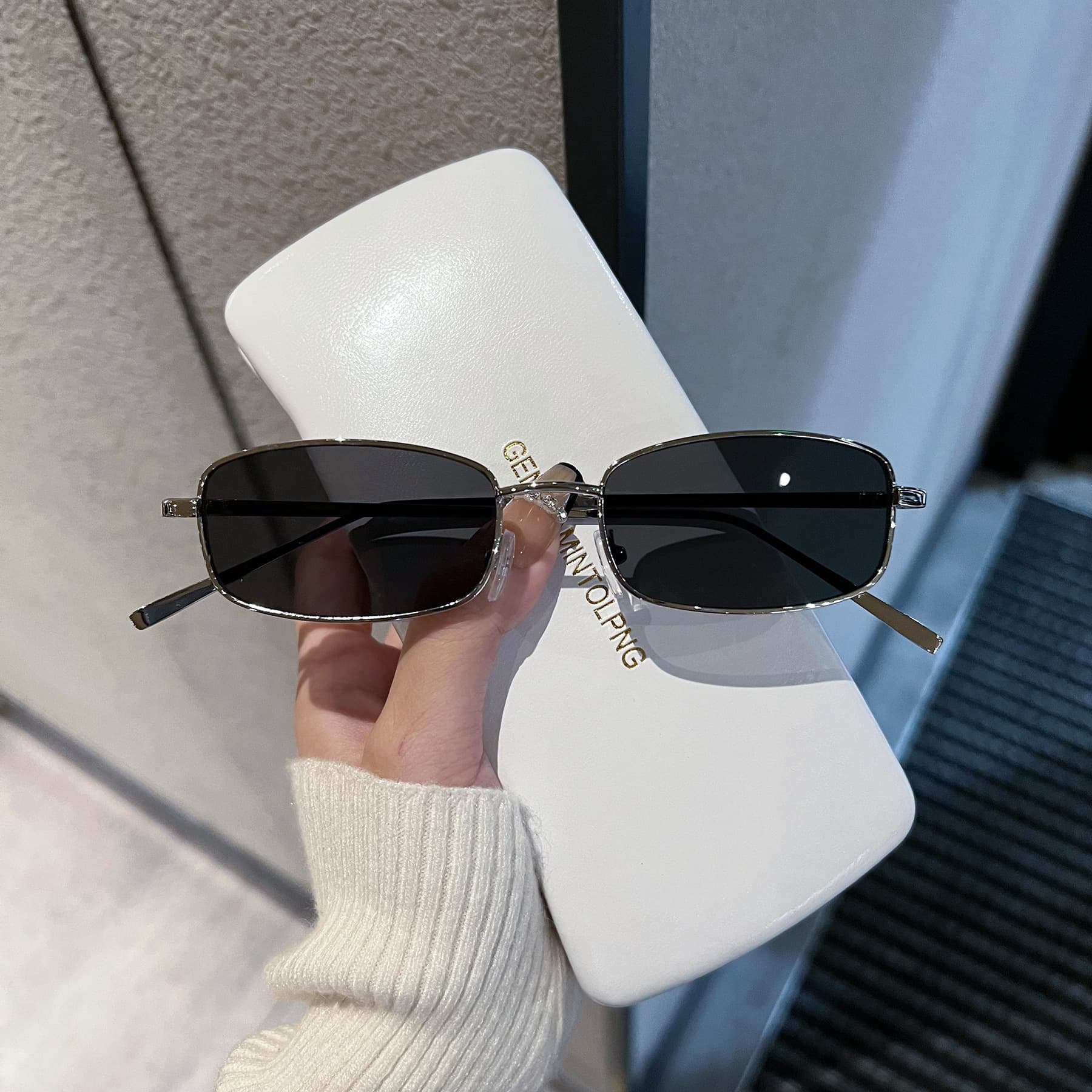 Panniang's same retro sunglasses for men, trendy polarized sunglasses for driving, internet celebrity personality, small frame square glasses for women 3