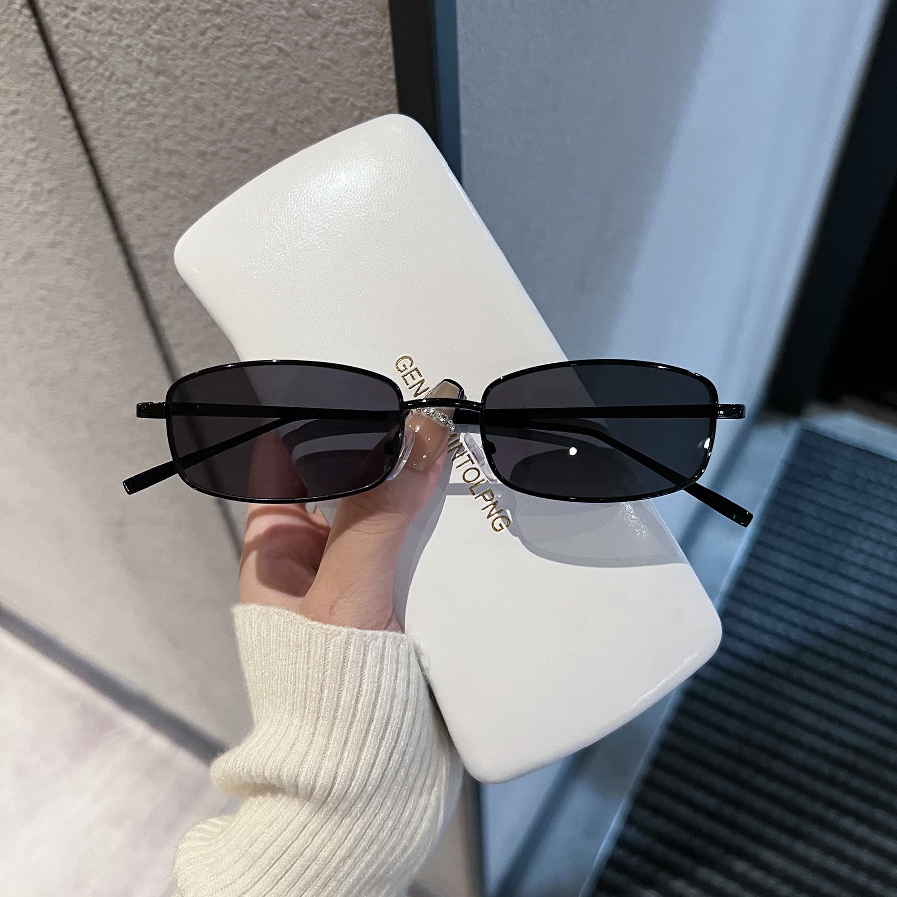 Panniang's same retro sunglasses for men, trendy polarized sunglasses for driving, internet celebrity personality, small frame square glasses for women 4