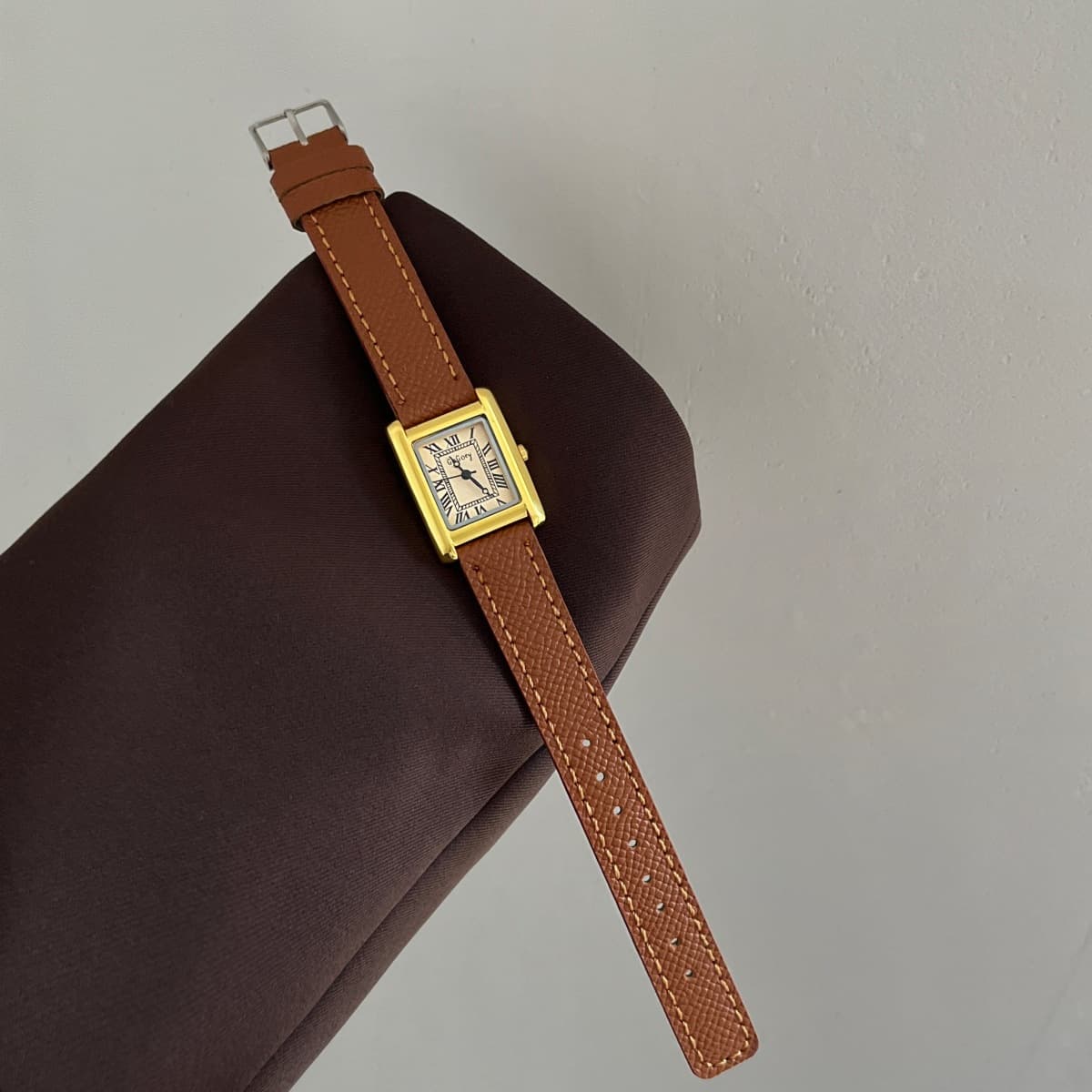 Unique retro classic design square belt watch women's minimalist high-end ins light luxury commuter quartz watch 4