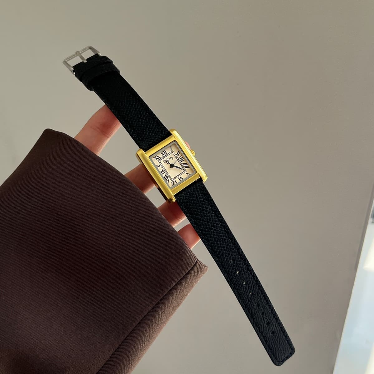Unique retro classic design square belt watch women's minimalist high-end ins light luxury commuter quartz watch 5