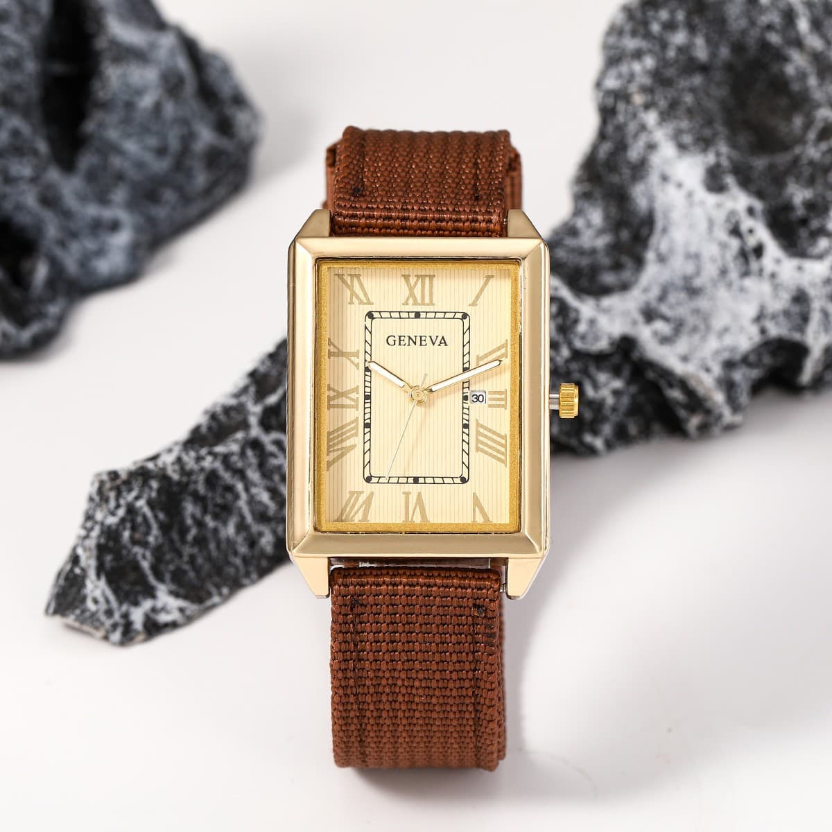 Fashionable personality trendy belt square watch for men and women hot selling casual quartz watch for men new in stock 9