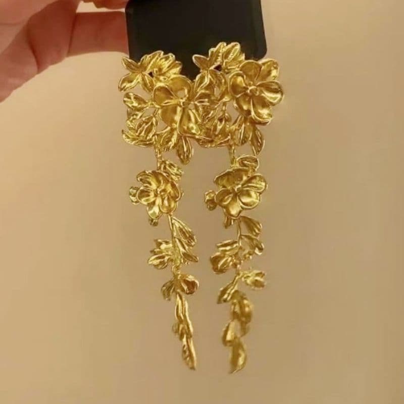 "Leng Yanliu Guang" Heavy Metal Petals Exaggerated Earrings and Earrings High-end Light Luxury Niche Exquisite Earrings for Women 7